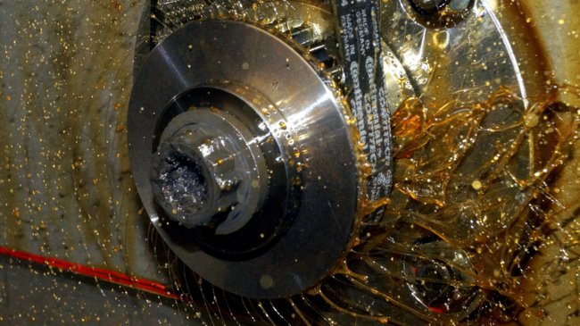 Systèmes à courroie à bain d'huile − Un défi pour les lubrifiants modernes